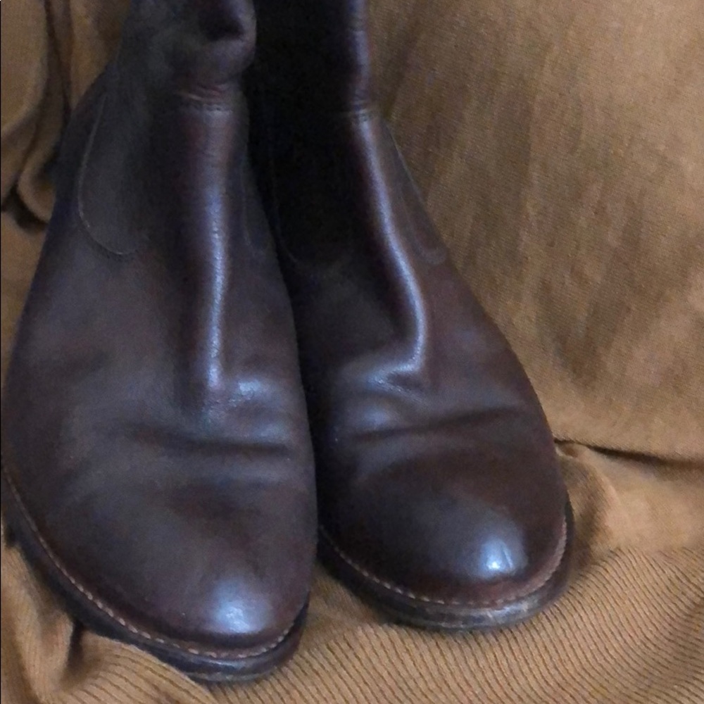 Brown Frye boots 🥾